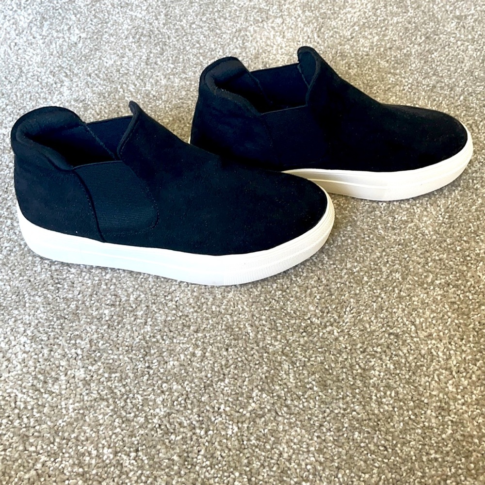 Unr8ed forest flat form shoes